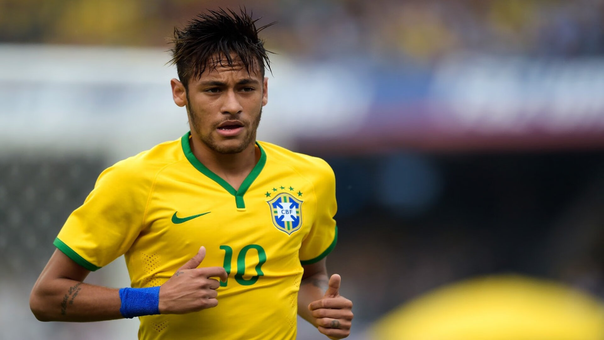 “英超豪门拼劲十足,点滴比赛决定命运”,英超十大豪门